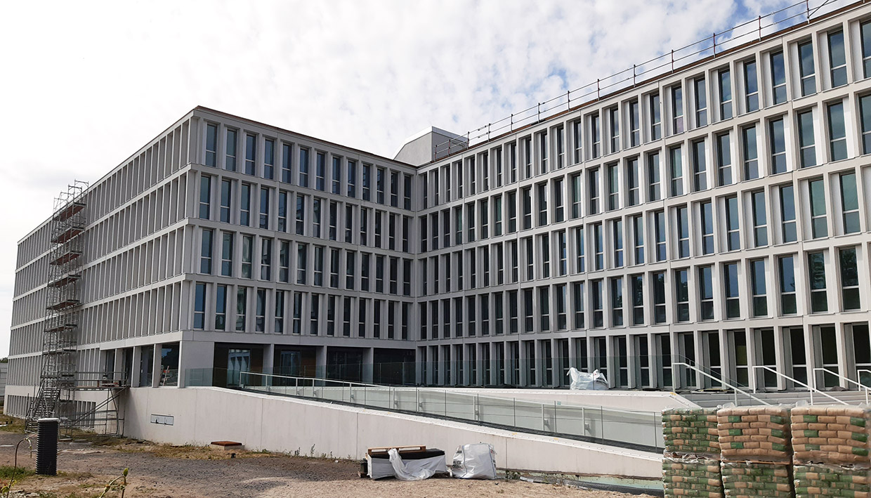 Detailansicht Außenfassade (An den Kopfweiden) . Neubau Bundespolizeipräsidium, Potsdam