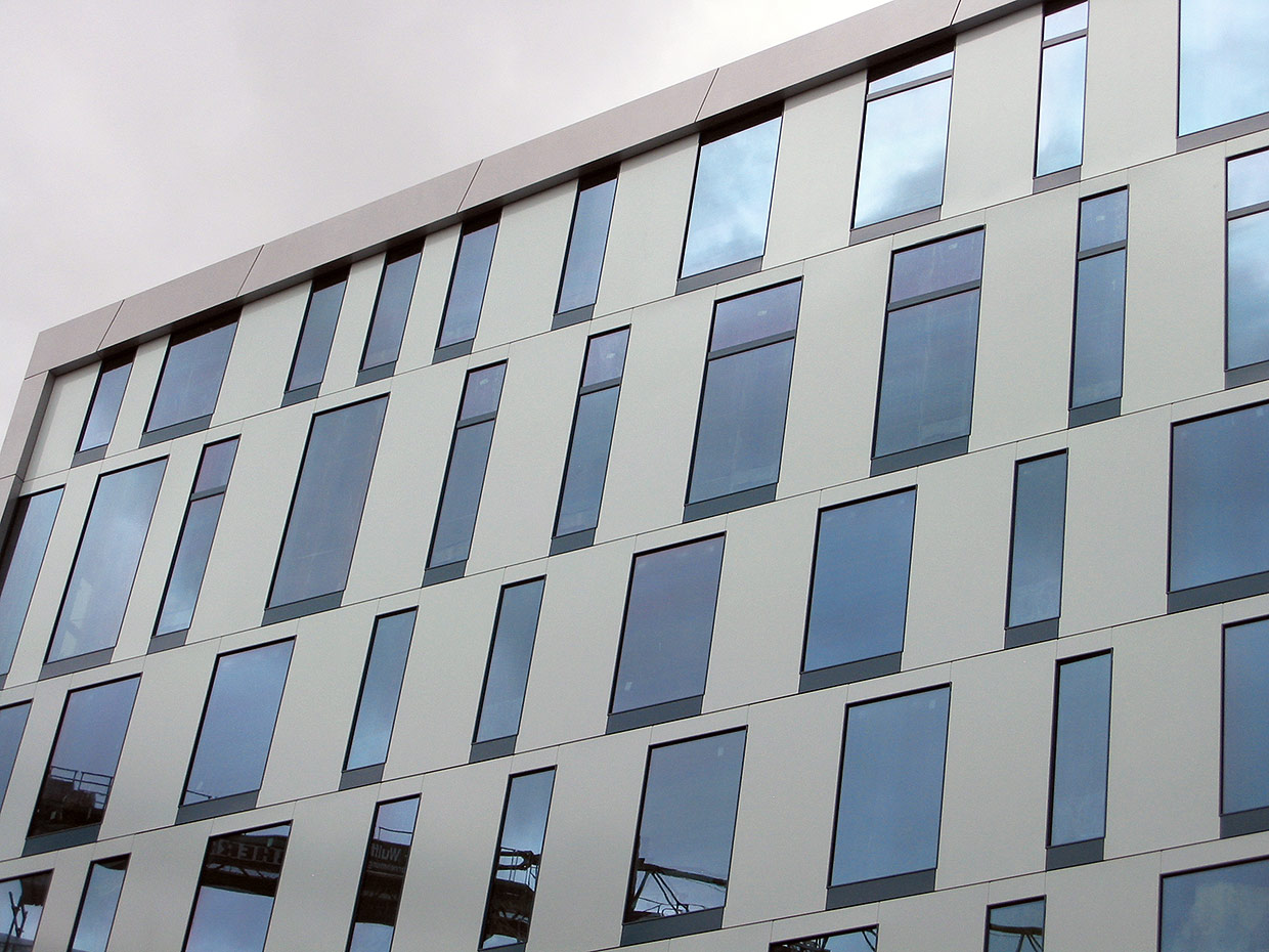 Aussenfassade, Detailansicht . Hotelneubau am Valentinskamp in Hamburg