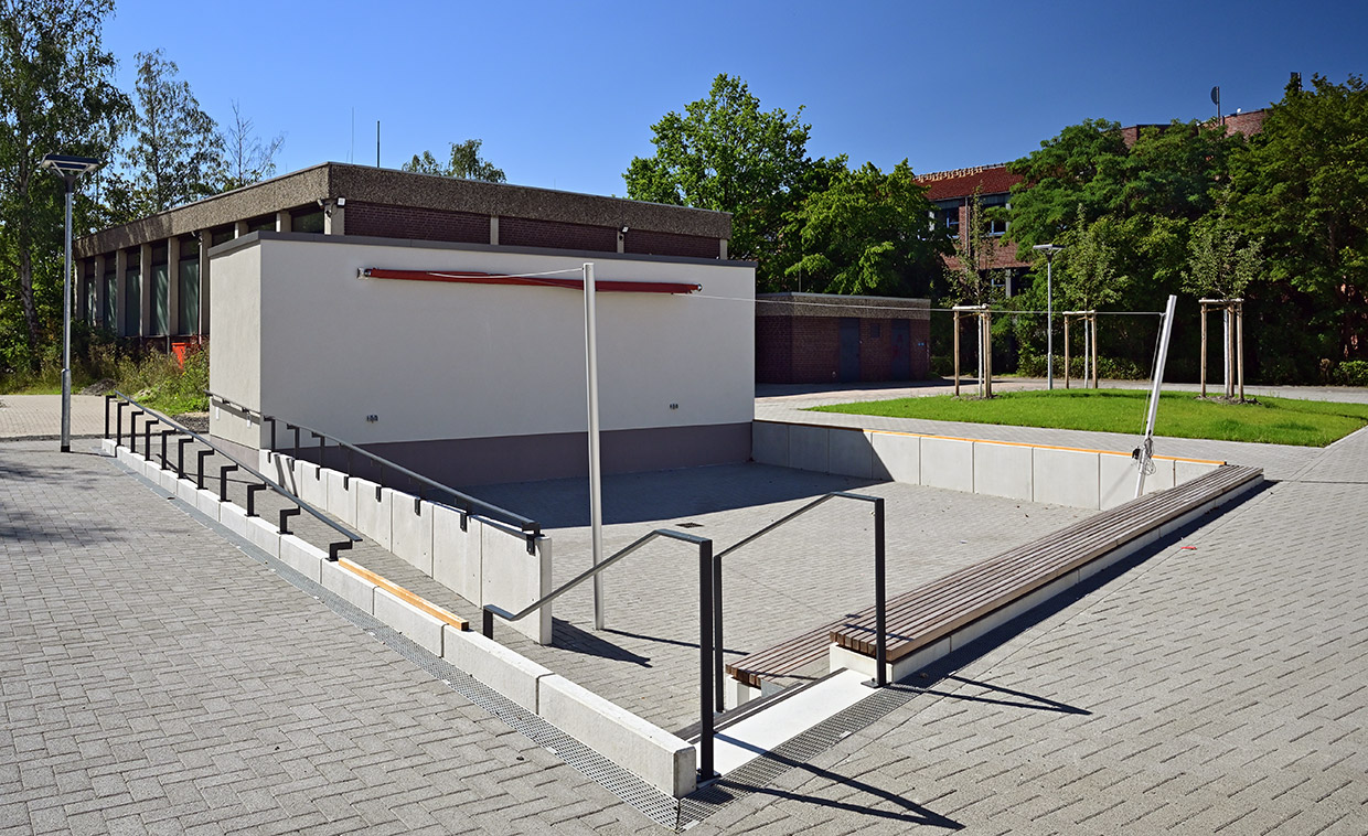 Aussenbereich . Neubau Albert-Einstein-Schule, Laatzen