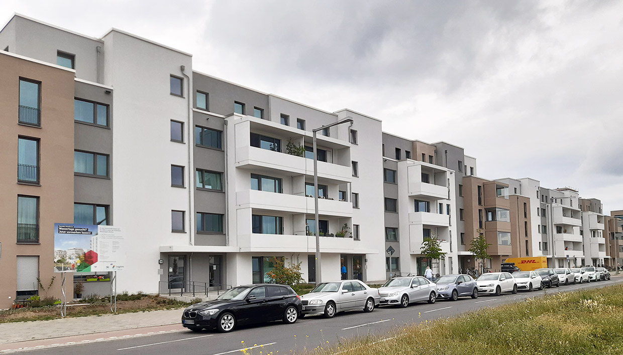 weitere Fassadenansichten im Neubaugebiet . Neubau Wasserstadt Oberhavel, Berlin-Spandau